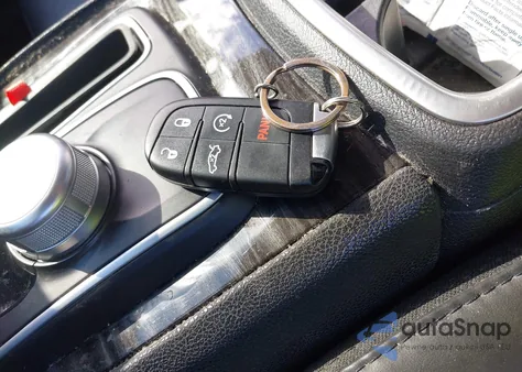 2016 Chrysler 300 Anniversary Edition z USA, uszkodzony, nr VIN 2C3CCAAG9GH207664